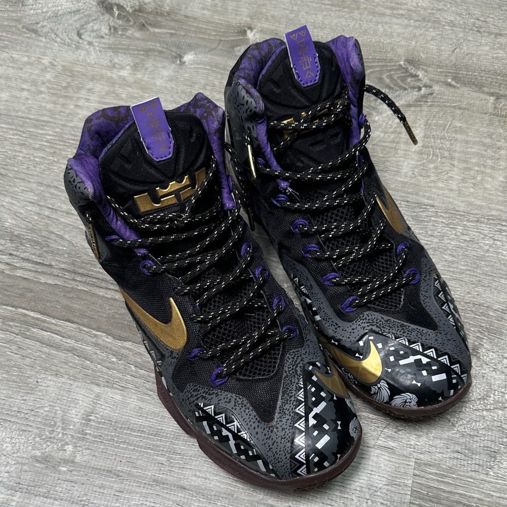 NIKE LEBRON XI 11 BHM Men’s Basketball Shoes Size 10